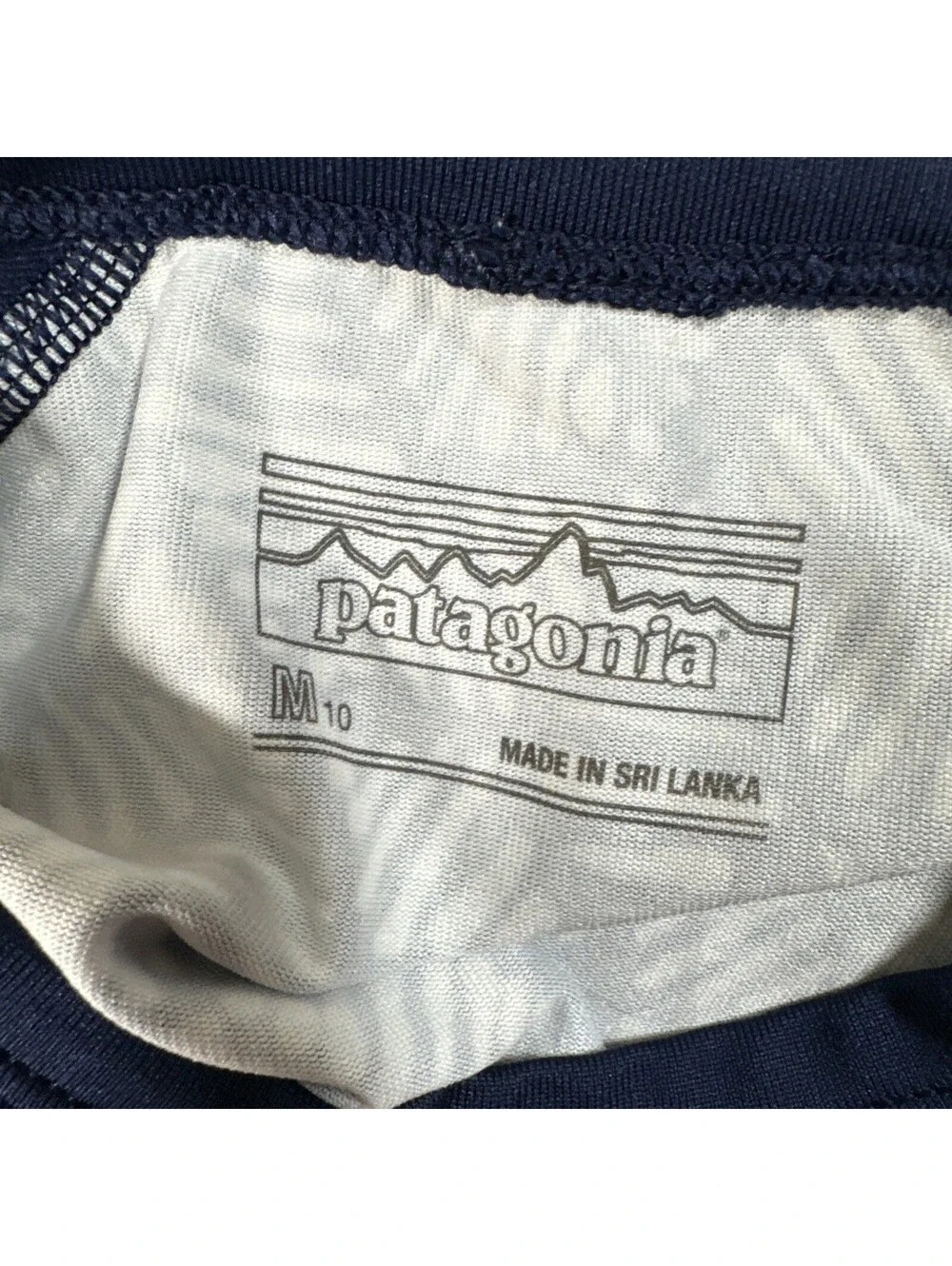 Patagonia Girl’s Shirt Medium 10 Silk weight Rashguard Long Sleeve Blue